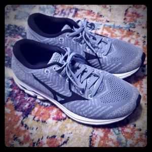Mizuno Wave Runners LIKE NEW